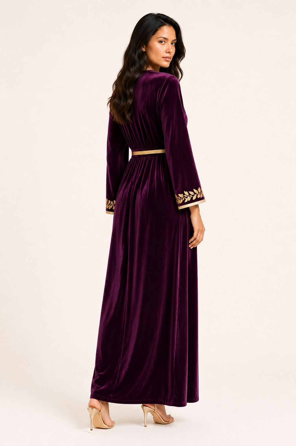 Faiza - Caftan en velours - brodure dorée
